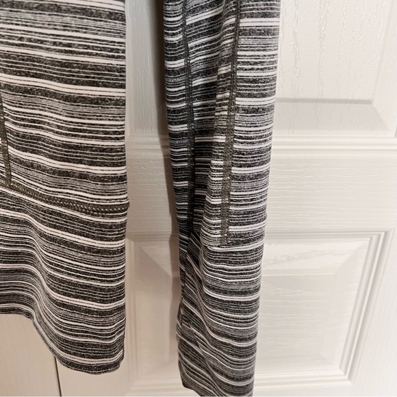 Lululemon Woman White Gray Striped Zipper Up Jacket Size 4 - Picture 7 of 16